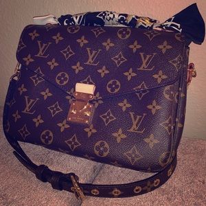 Louis Vuitton Pochette Métis